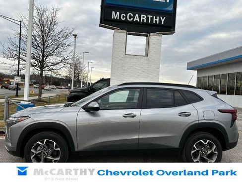 New 2025 Chevrolet Trax LT image 3