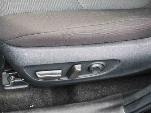 Used 2025 Toyota RAV4 XLE image 22