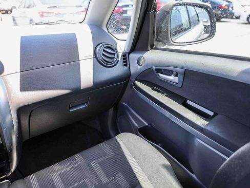 Used 2010 Suzuki SX4 LE FWD image 5