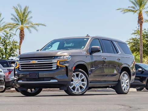 Used 2021 Chevrolet Tahoe High Country w/ Premium Package AWD/4WD image 1