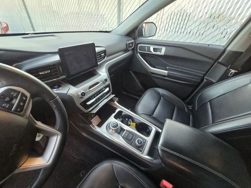 Used 2022 Ford Explorer XLT w/ Equipment Group 202A image 16