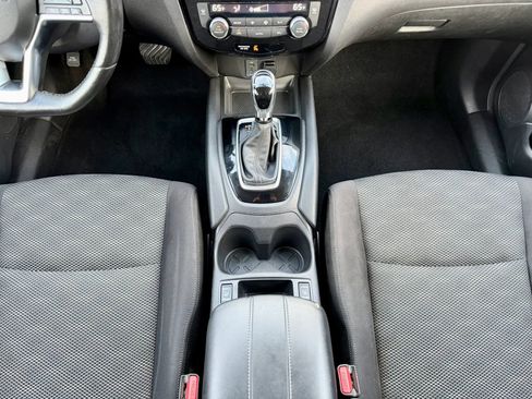 Used 2018 Nissan Rogue Sport SV w/ SV All-Weather Package AWD/4WD image 28
