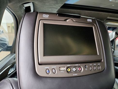 Used 2019 Cadillac Escalade Platinum image 6