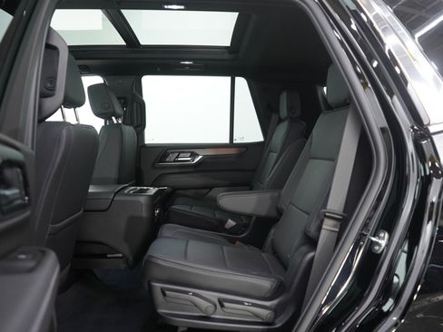 Used 2025 GMC Yukon Denali w/ Sun & Power Step Package image 21