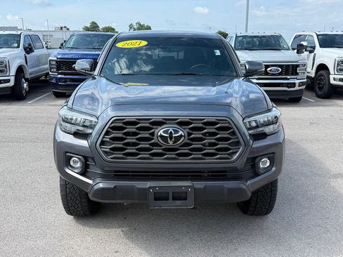Used 2021 Toyota Tacoma TRD Off-Road AWD/4WD image 38