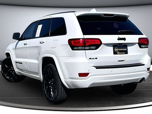 Used 2021 Jeep Grand Cherokee Laredo X AWD/4WD image 4
