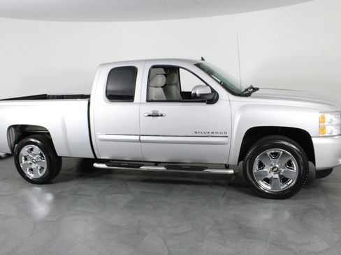 Used 2010 Chevrolet Silverado 1500 LT w/ Regional Value Package image 13