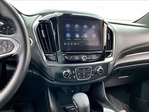 Used 2023 Chevrolet Traverse LT image 19