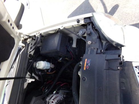 Used 2013 GMC Yukon XL Denali image 42