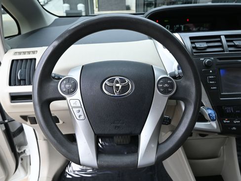 Used 2012 Toyota Prius V Five image 27