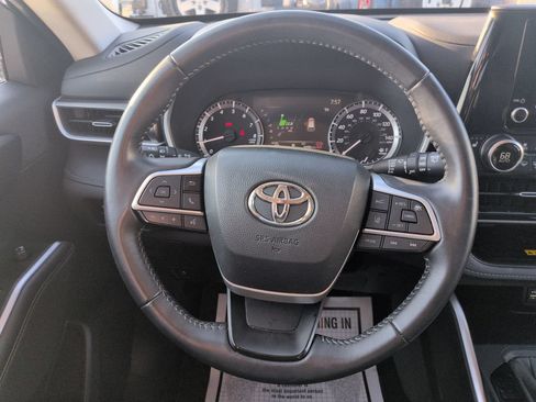 Certified 2025 Toyota Highlander XLE AWD/4WD image 14