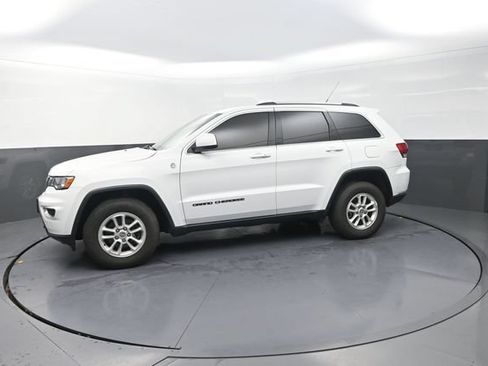 Used 2019 Jeep Grand Cherokee Laredo AWD/4WD image 44