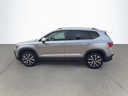 Used 2024 Volkswagen Taos SE FWD image 7