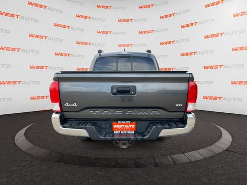 Used 2017 Toyota Tacoma SR5 w/ Tow Package AWD/4WD image 4