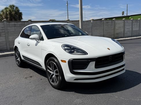Certified 2026 Porsche Macan AWD/4WD image 8