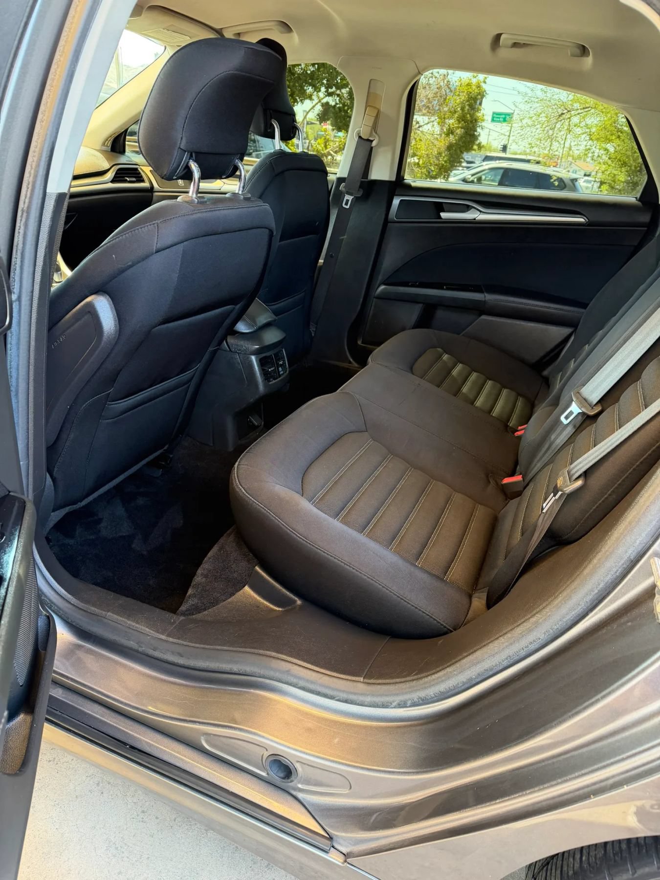Used 2014 Ford Fusion SE FWD image 10