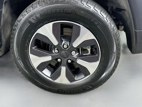 Used 2023 Jeep Grand Cherokee 4WD 4xe image 33