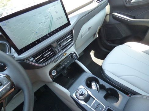 New 2025 Ford Escape Base w/ PHEV Premium Package image 17