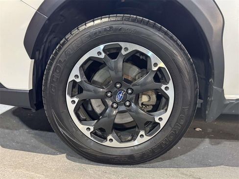 Used 2023 Subaru Crosstrek 2.0i Premium image 9