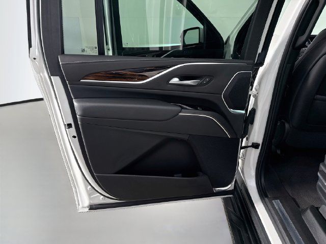 Used 2023 Cadillac Escalade ESV Premium Luxury AWD/4WD image 25