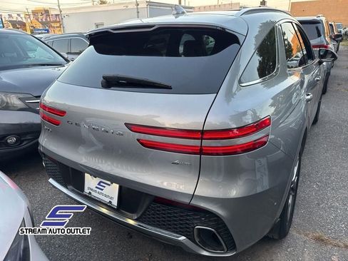 Used 2023 Genesis GV70 2.5T w/ Advanced Package image 8