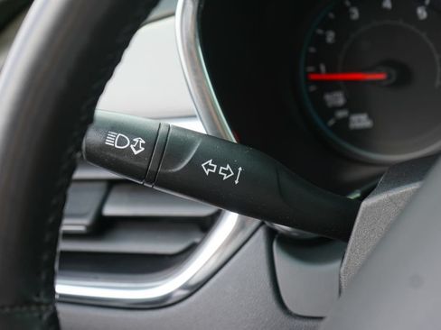 Used 2019 Chevrolet Equinox LT AWD/4WD image 17