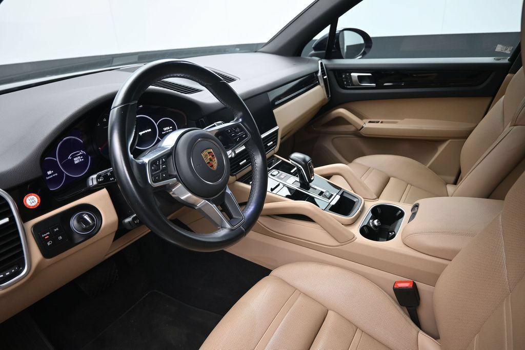 Used 2023 Porsche Cayenne AWD/4WD image 19