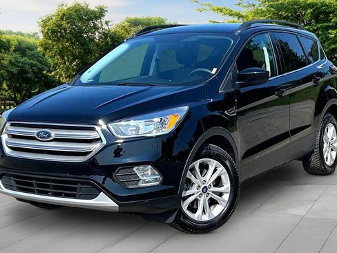 Used 2018 Ford Escape SE FWD image 11