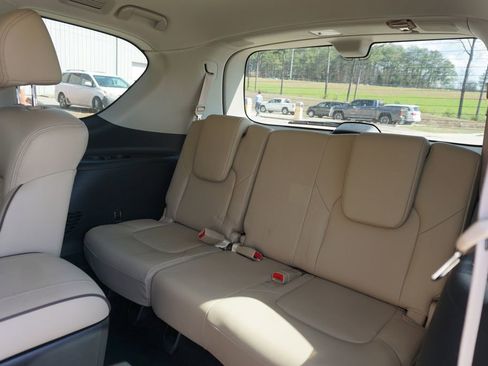 Used 2024 Nissan Armada Platinum w/ Captain's Chairs Package image 17