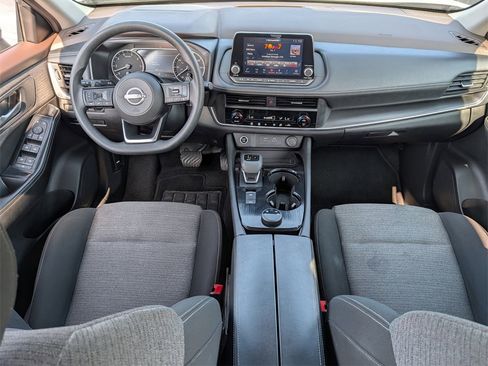 Used 2023 Nissan Rogue SV image 9