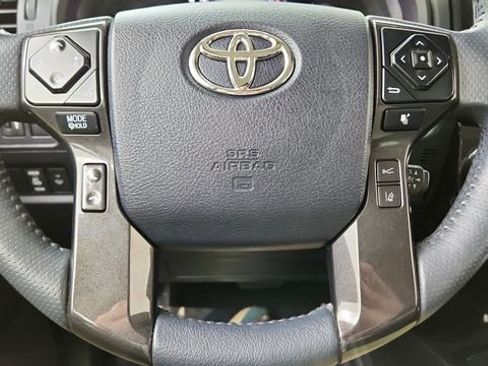 Used 2022 Toyota 4Runner TRD Off-Road image 39