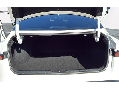 Certified 2025 Kia K4 image 9