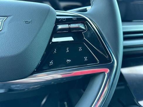 New 2026 Cadillac Vistiq Sport w/ LPO, Floor Liner Package image 19