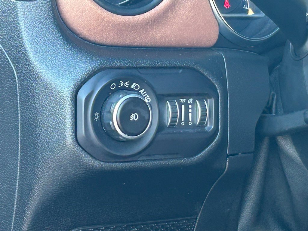 Used 2018 Jeep Wrangler Unlimited Sport S AWD/4WD image 34