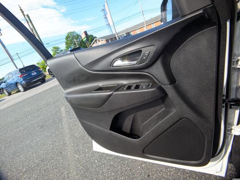 Used 2023 Chevrolet Equinox LT AWD/4WD image 24