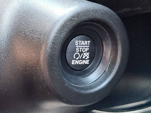 Used 2025 RAM ProMaster 2500 FWD image 18