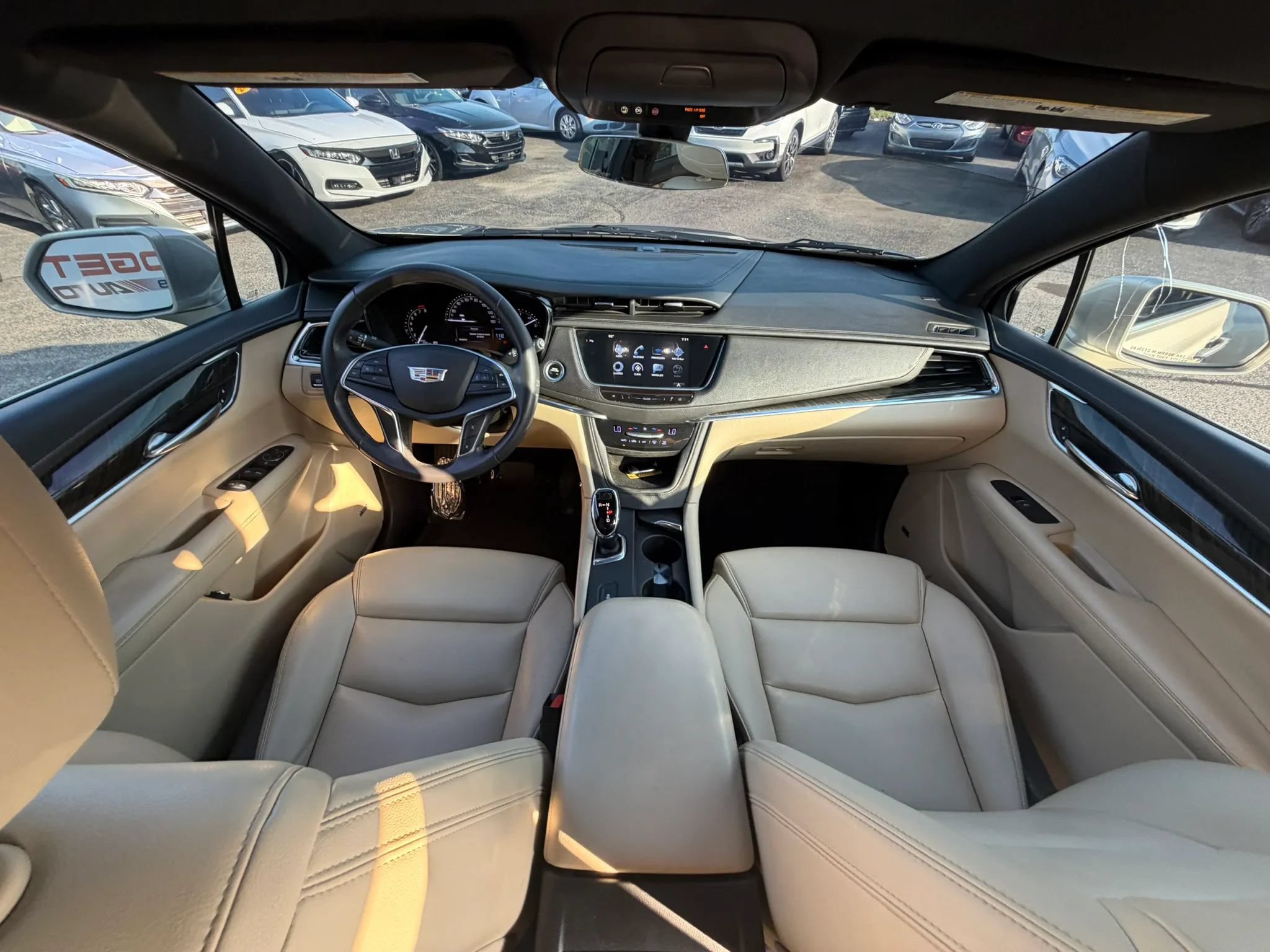 Used 2017 Cadillac XT5 FWD image 37
