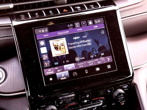 New 2025 Jeep Grand Cherokee Altitude image 28