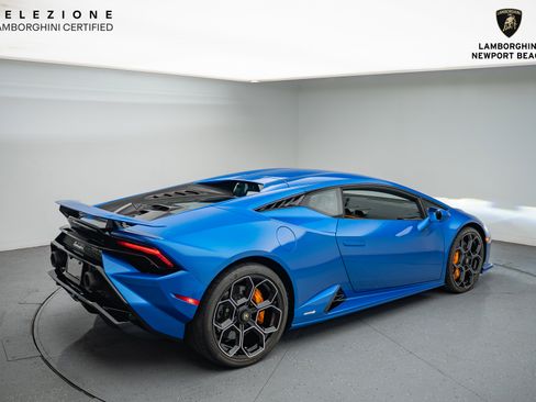 Used 2024 Lamborghini Huracan Tecnica image 18