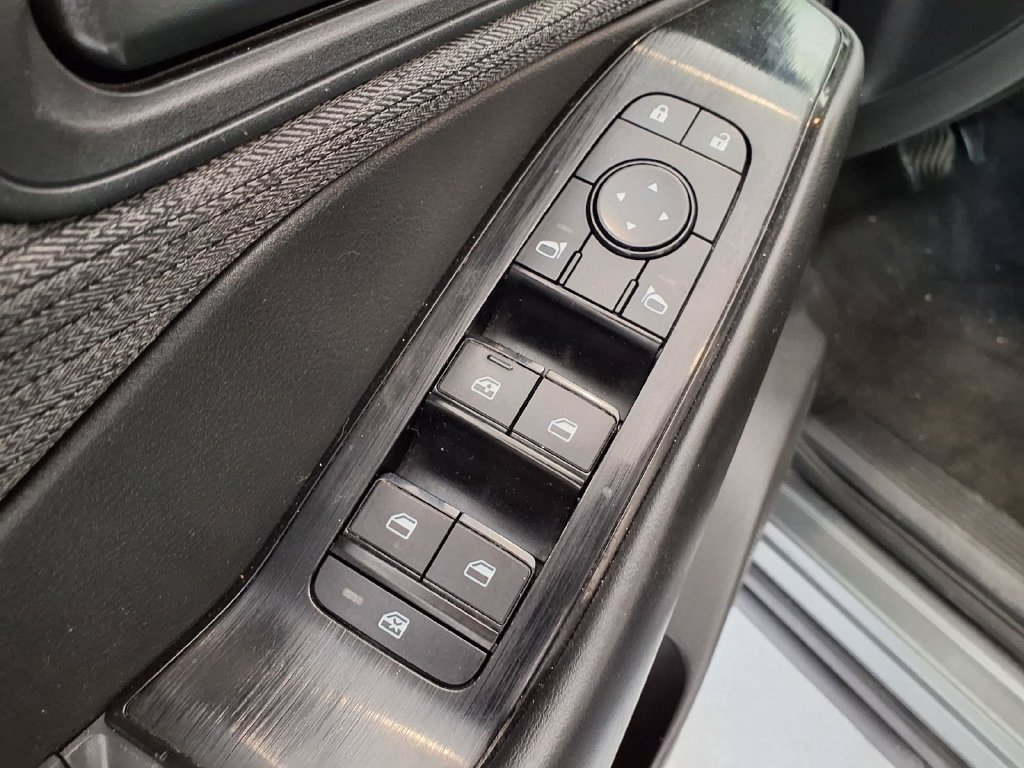 Used 2023 Nissan Rogue S FWD image 4