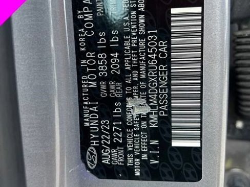 Used 2024 Hyundai Elantra SEL FWD image 33