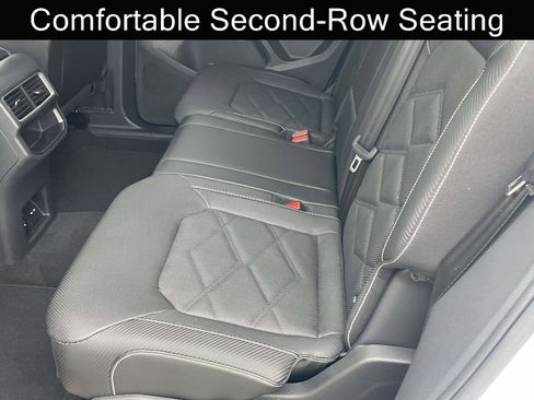 Used 2024 Volkswagen Atlas Cross Sport SE FWD image 10
