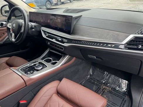 Certified 2023 BMW X7 xDrive40i w/ Executive Package image 33