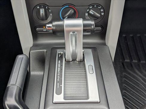 Used 2008 Ford Mustang GT RWD image 12
