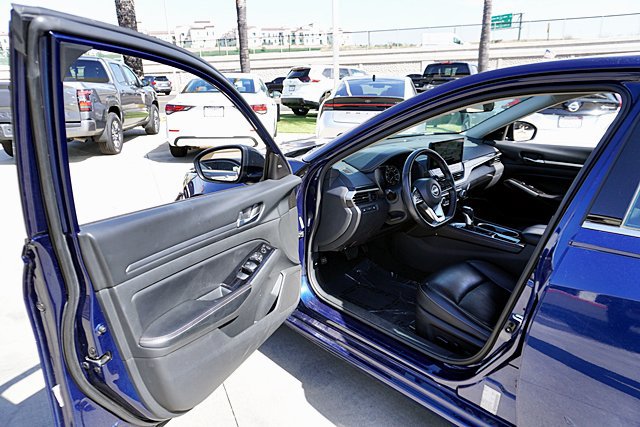 Used 2024 Nissan Altima 2.5 SR FWD image 49
