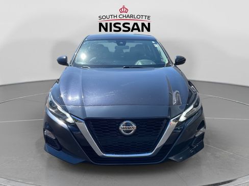 Used 2021 Nissan Altima 2.5 SV FWD image 2