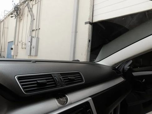 Used 2014 Volkswagen CC R-Line image 35