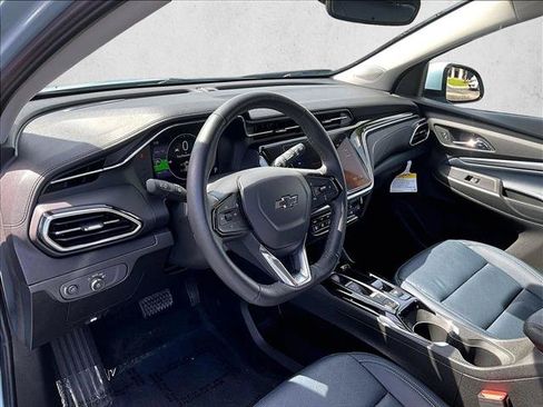 Used 2023 Chevrolet Bolt EUV LT w/ Convenience Package FWD image 14