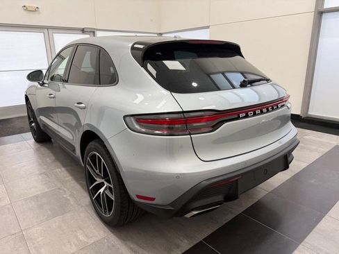 Certified 2025 Porsche Macan AWD/4WD image 3