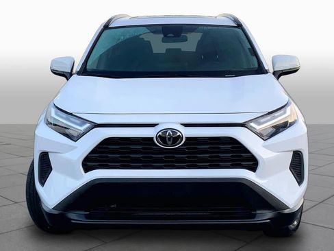Used 2023 Toyota RAV4 XLE w/ Convenience Package image 4